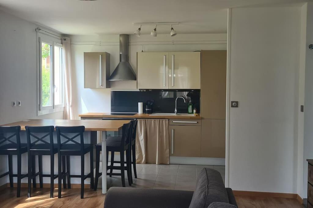 Superbe Appartement En Residence Avec Parc Orléans Eksteriør bilde