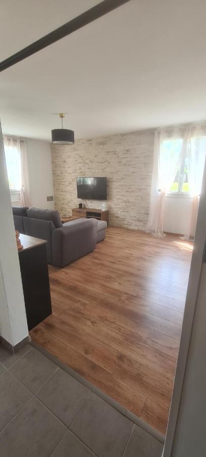Superbe Appartement En Residence Avec Parc Orléans Eksteriør bilde